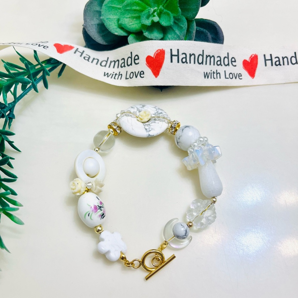 White Delight Charm Bracelets with Toggle Closure